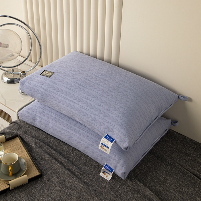 91家纺网 家纺一手货源 找家纺 拾光枕芯 2023新款贴标针织麻花亲肤羽丝棉高档枕芯 蓝色