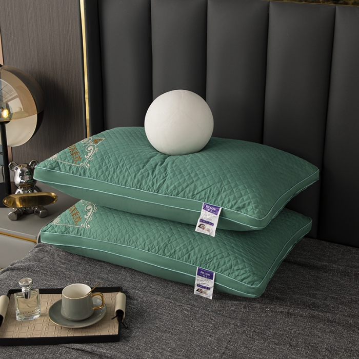 91家纺网 家纺一手货源 找家纺 拾光枕芯 2023新款跑量高档艾草立体双边刺绣驱蚊美眠枕芯 绿色