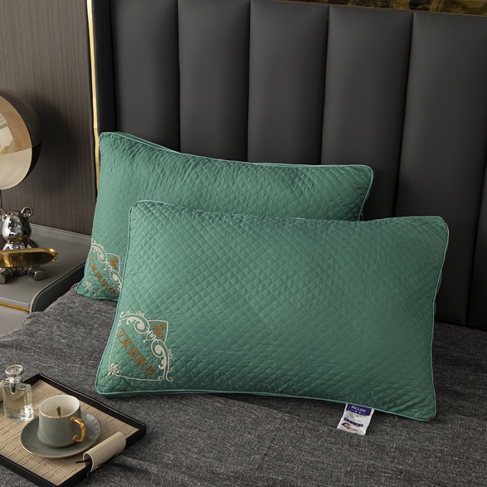 91家纺网 家纺一手货源 找家纺 拾光枕芯 2023新款跑量高档艾草立体双边刺绣驱蚊美眠枕芯 绿色