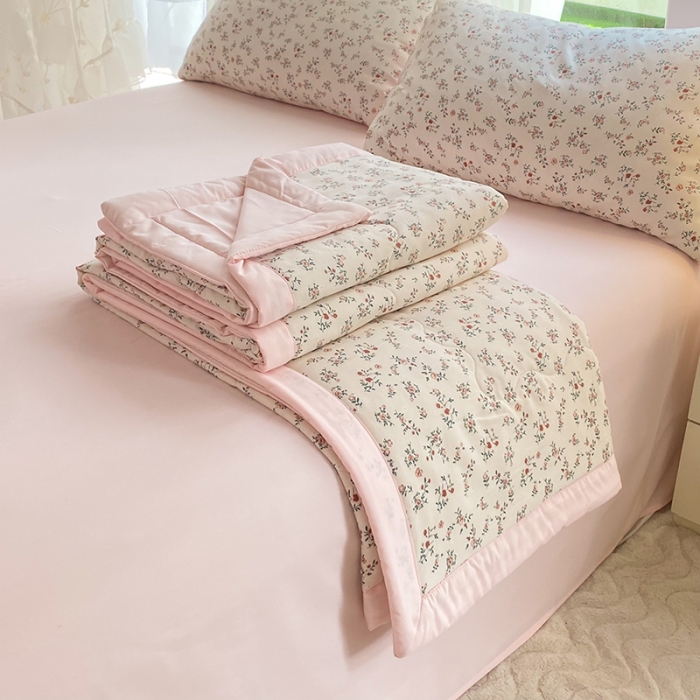 91家纺网 家纺一手货源 找家纺 慕尚家纺 2025新款A类超柔双层纱针织夏被四件套 后花园