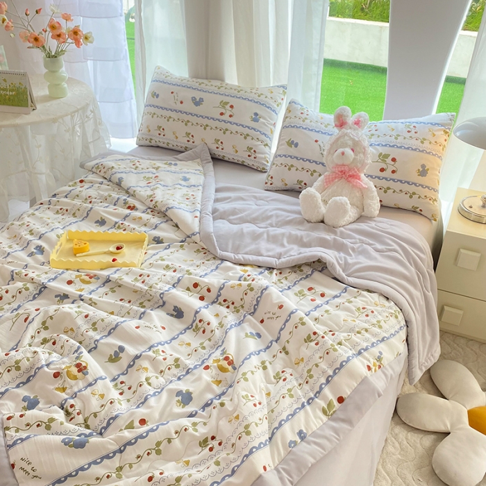 91家纺网 家纺一手货源 找家纺 慕尚家纺 2025新款A类超柔双层纱针织夏被四件套 花儿与兔