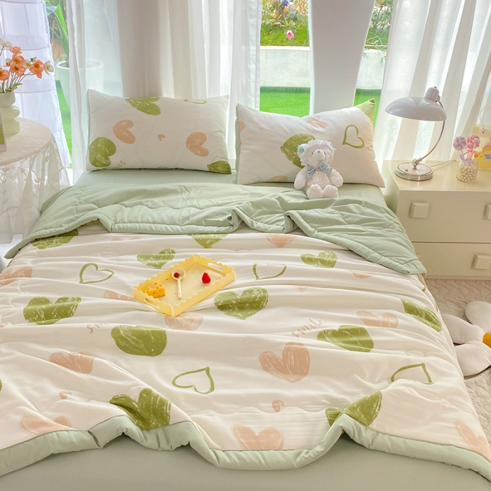 91家纺网 家纺一手货源 找家纺 慕尚家纺 2025新款A类超柔双层纱针织夏被四件套 涂鸦爱心