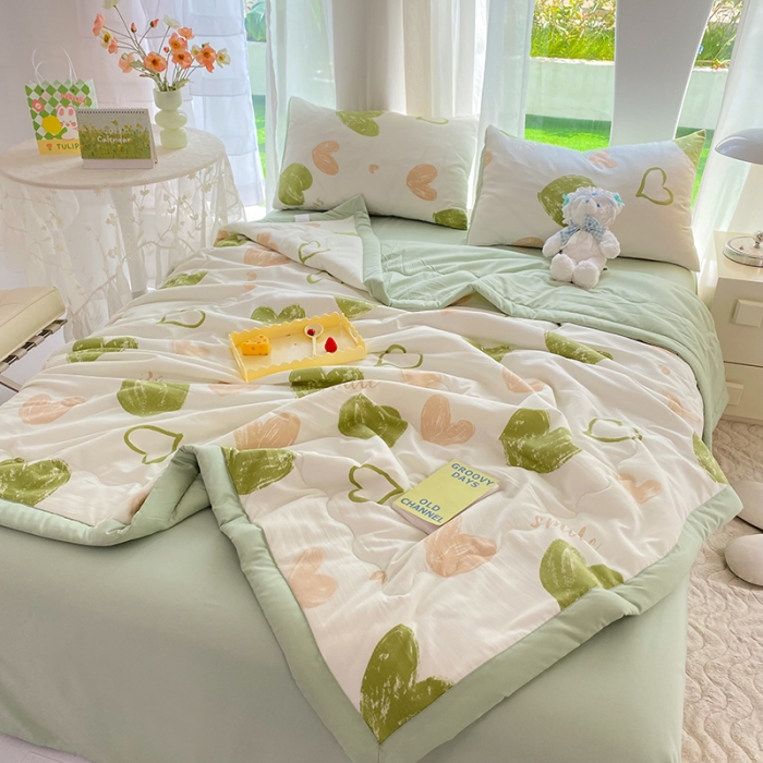 91家纺网 家纺一手货源 找家纺 慕尚家纺 2025新款A类超柔双层纱针织夏被四件套 涂鸦爱心