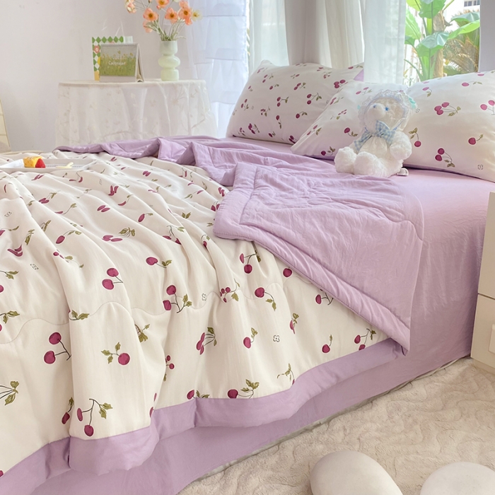 91家纺网 家纺一手货源 找家纺 慕尚家纺 2025新款A类超柔双层纱针织夏被四件套 夏日樱桃