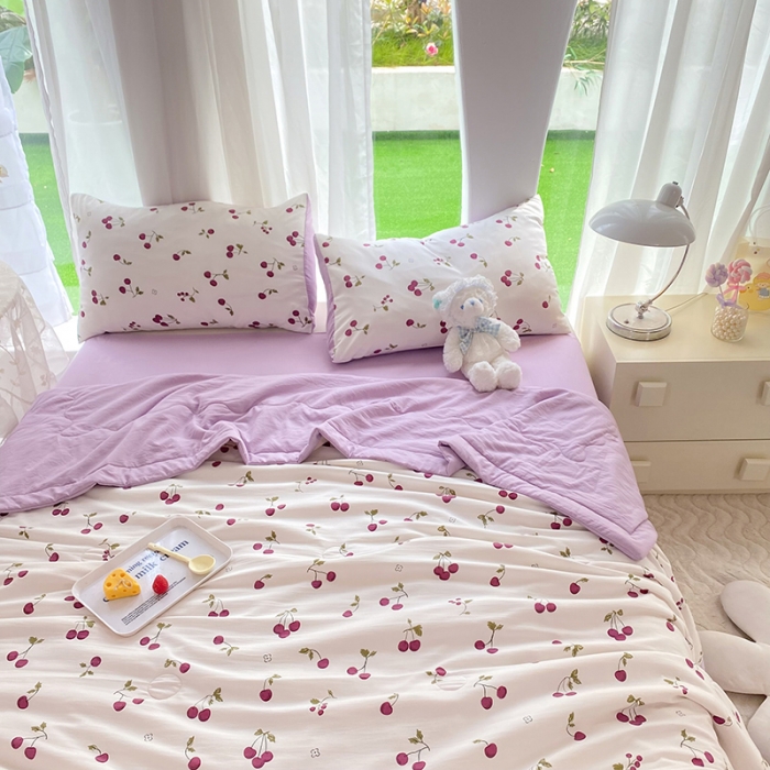 91家纺网 家纺一手货源 找家纺 慕尚家纺 2025新款A类超柔双层纱针织夏被四件套 夏日樱桃