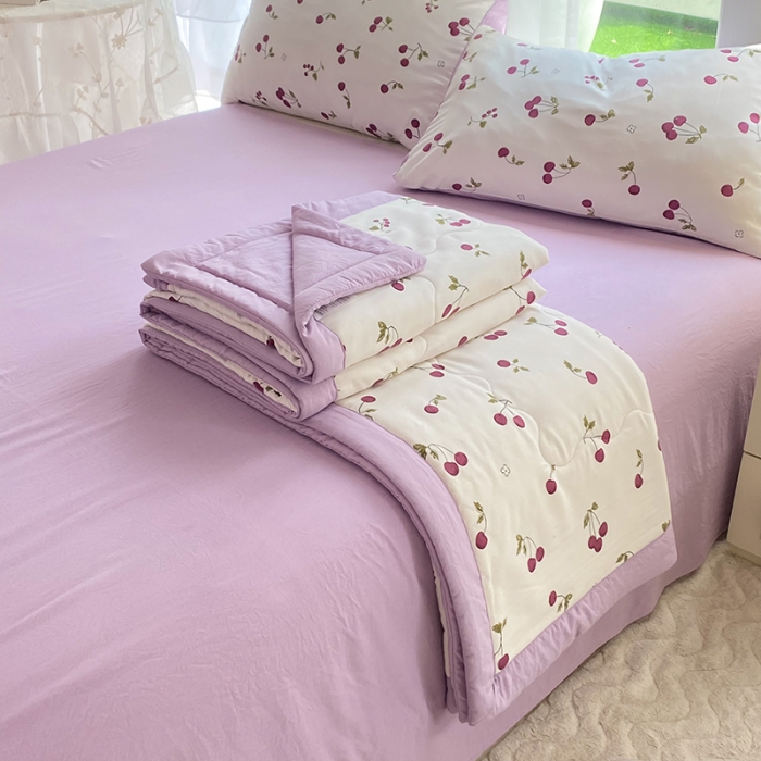 91家纺网 家纺一手货源 找家纺 慕尚家纺 2025新款A类超柔双层纱针织夏被四件套 夏日樱桃
