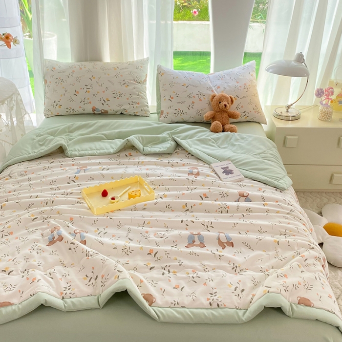 91家纺网 家纺一手货源 找家纺 慕尚家纺 2025新款A类超柔双层纱针织夏被四件套 小熊花园