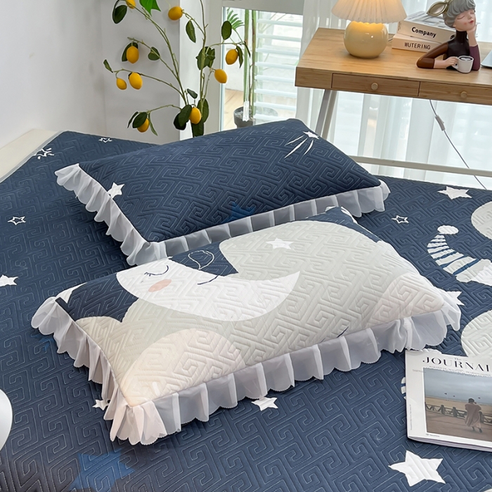 91家纺网 家纺一手货源 找家纺 梦舒羽2025新款夹棉花边双人枕套单人加厚短款枕芯套 月亮宝宝