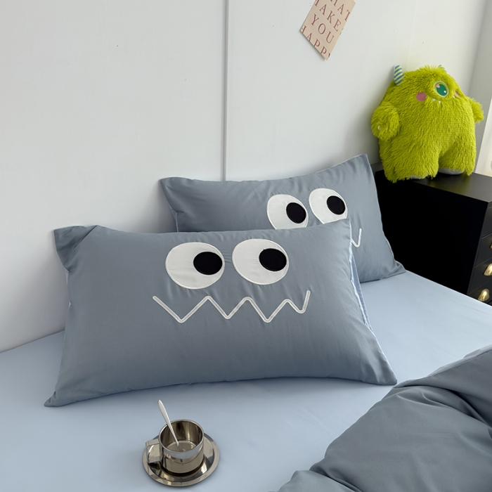 91家纺网 家纺一手货源 找家纺 曼谷 贴布绣四件套小怪兽柔软磨毛床上用品水洗棉套件 小怪兽-雾霾蓝
