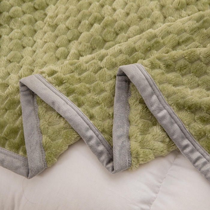 91家纺网 家纺一手货源 找家纺 卡琪曼 2023新款金龟绒毯子毛毯盖毯 绿色