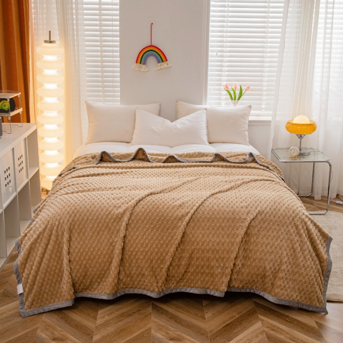 91家纺网 家纺一手货源 找家纺 卡琪曼 2023新款金龟绒毯子毛毯盖毯 驼色