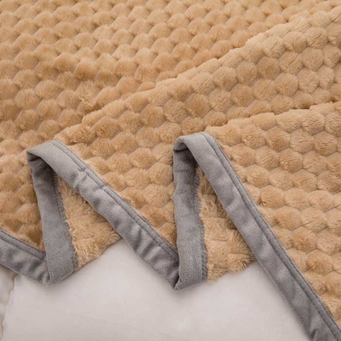 91家纺网 家纺一手货源 找家纺 卡琪曼 2023新款金龟绒毯子毛毯盖毯 驼色