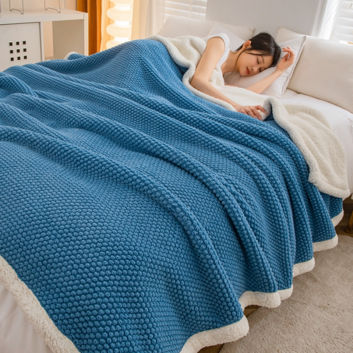 91家纺网 家纺一手货源 找家纺 卡琪曼 2023新款玫瑰绒毯子毛毯盖毯 蓝色