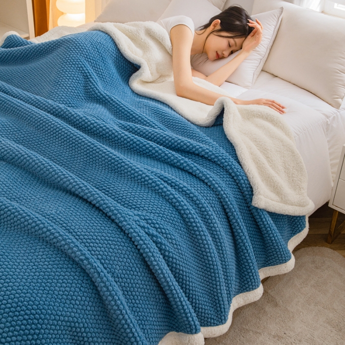 91家纺网 家纺一手货源 找家纺 卡琪曼 2023新款玫瑰绒毯子毛毯盖毯 蓝色