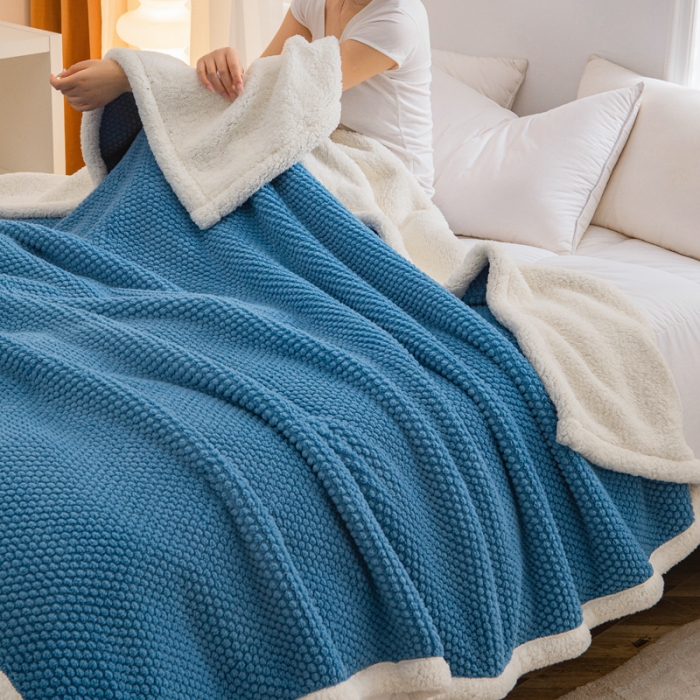 91家纺网 家纺一手货源 找家纺 卡琪曼 2023新款玫瑰绒毯子毛毯盖毯 蓝色