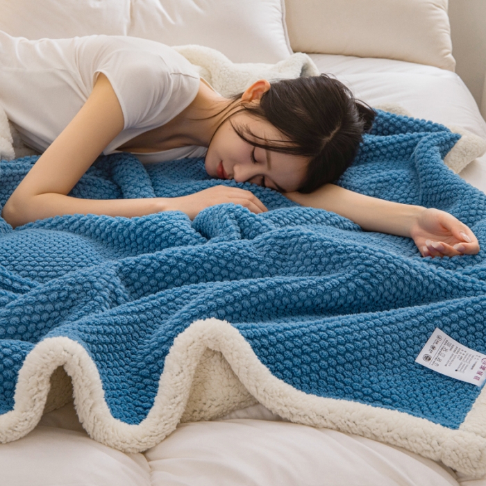 91家纺网 家纺一手货源 找家纺 卡琪曼 2023新款玫瑰绒毯子毛毯盖毯 蓝色