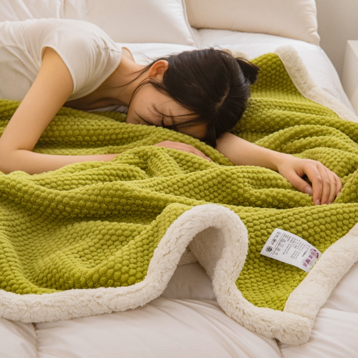 91家纺网 家纺一手货源 找家纺 卡琪曼 2023新款玫瑰绒毯子毛毯盖毯 绿色