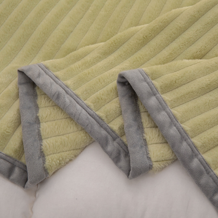 91家纺网 家纺一手货源 找家纺 卡琪曼 2023新款魔法绒毯子毛毯盖毯 奶油绿