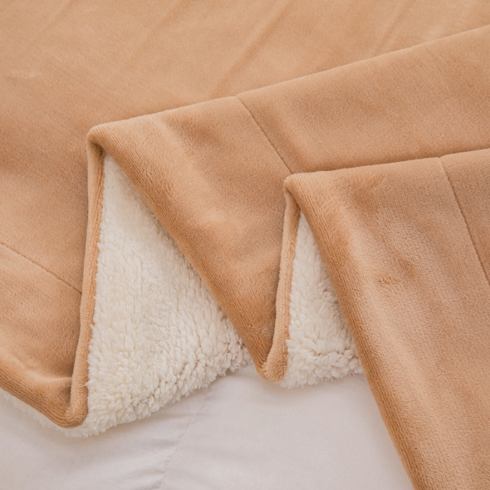 91家纺网 家纺一手货源 找家纺 卡琪曼 2022双面法兰绒羊羔绒毛毯办公室午睡盖毯子 驼色（白羊羔绒）