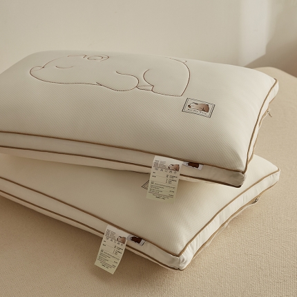 91家纺网 家纺一手货源 找家纺 （总）乐可 2023新款憨憨熊乳胶枕 枕头枕芯