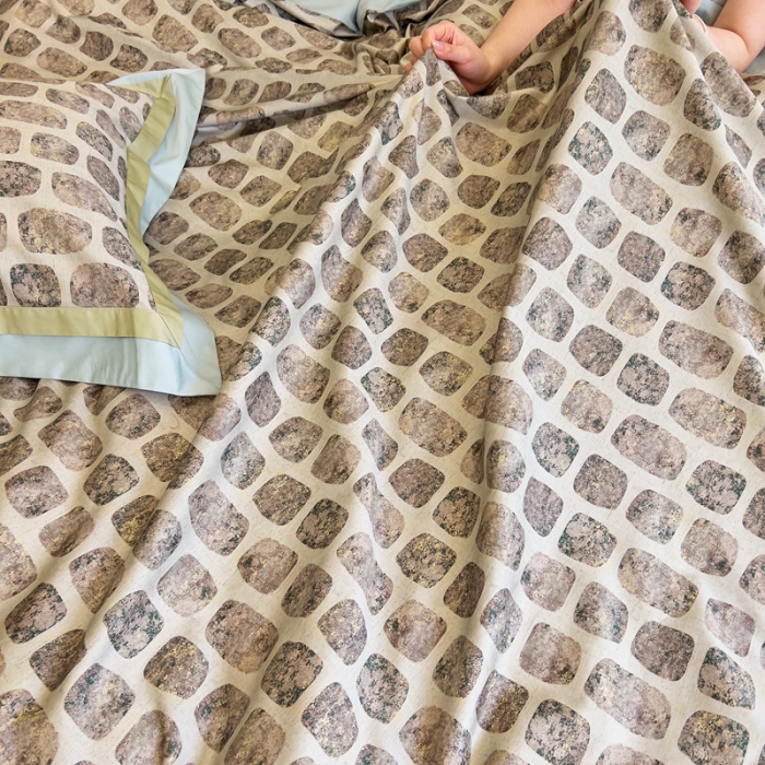 91家纺网 家纺一手货源 找家纺 由丽 2025新款数码印花四件套 心墙 咖