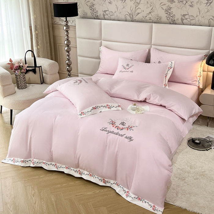 91家纺网 家纺一手货源 找家纺 易辰美 2024新款A类高克重水洗磨毛云柔棉刺绣四件套 少女粉