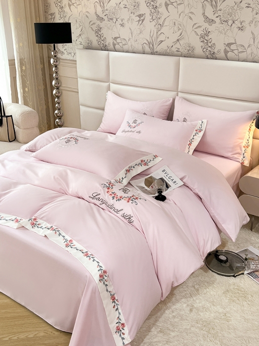 91家纺网 家纺一手货源 找家纺 易辰美 2024新款A类高克重水洗磨毛云柔棉刺绣四件套 少女粉