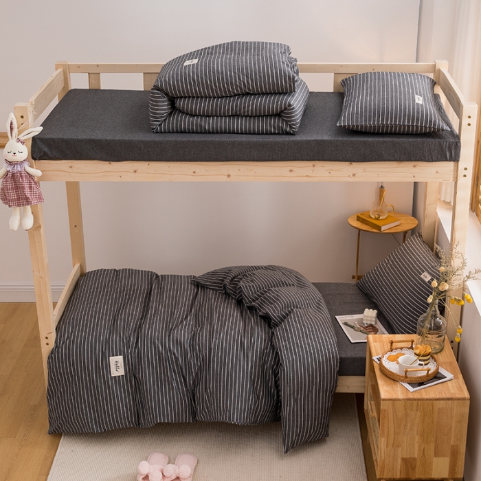 91家纺网 家纺一手货源 找家纺 柠萌 2025新款A类全棉色织水洗棉学生宿舍上下铺全棉三件套 中条纹深灰