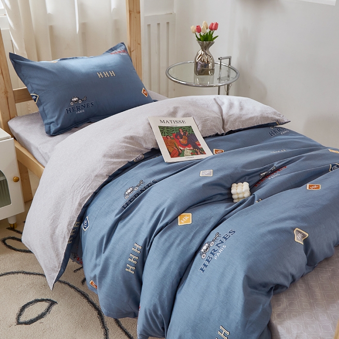 91家纺网 家纺一手货源 找家纺 晶缦家纺 2023新款全棉13372印花三件套 卡尔夫蓝