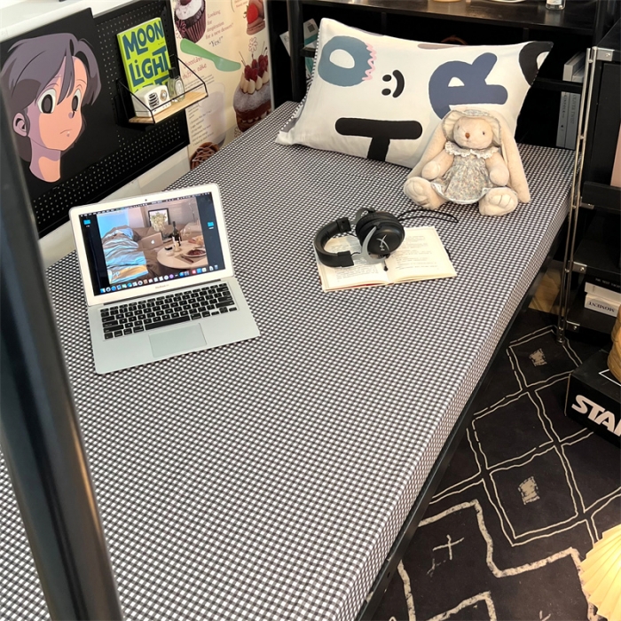 91家纺网 家纺一手货源 找家纺 HL原创 2023新款学生季宿舍套件三件套 格子字母