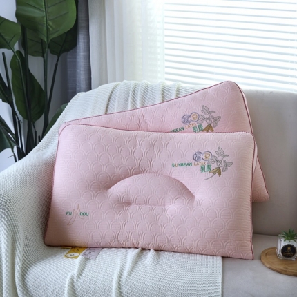 91家纺网 家纺一手货源 找家纺 拾光 2023新款立体乳胶福豆柔软云感枕芯 粉色