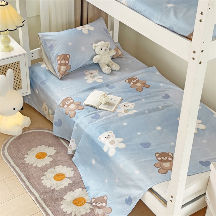 91家纺网 家纺一手货源 找家纺 名兮 2023新款全棉学生上下铺床单 抱抱熊