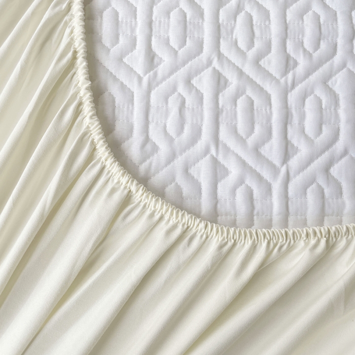 91家纺网 家纺一手货源 找家纺 丝涟 2023新款A类水洗亲肤棉抗菌防螨夹棉床笠 月光白