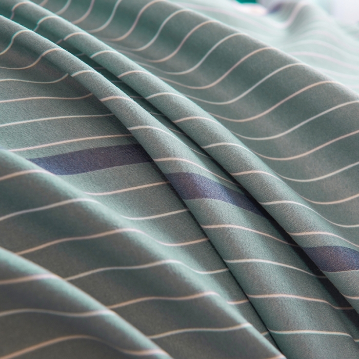 91家纺网 家纺一手货源 找家纺 鑫缘2025新款印花植物羊绒加厚磨毛四件套1.2米学生三件套 浪漫午后-灰