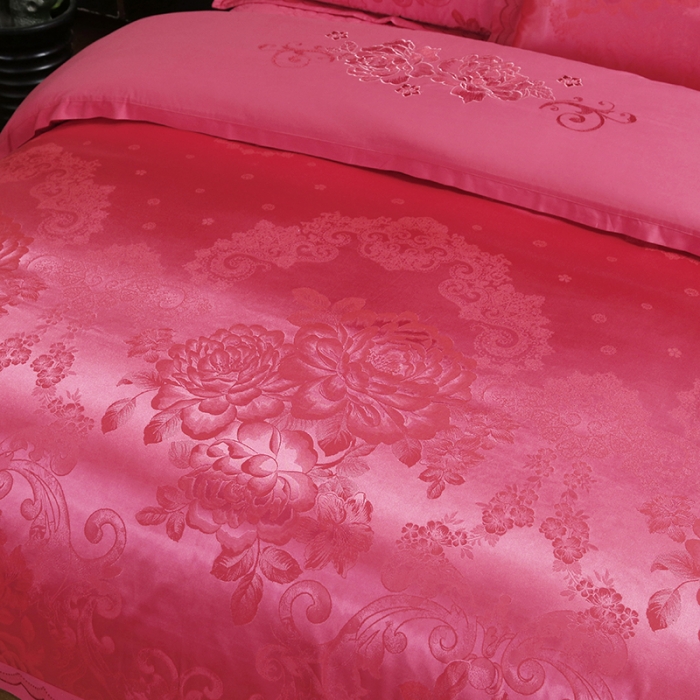 91家纺网 家纺一手货源 找家纺 福丽莱家纺  2023新款贡缎提花床裙四件套（夹棉）朵朵花语-砖红