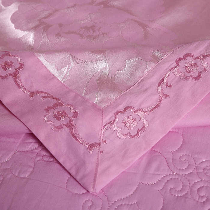 91家纺网 家纺一手货源 找家纺 福丽莱家纺  2023新款贡缎提花床裙四件套（夹棉）花香情缘-粉