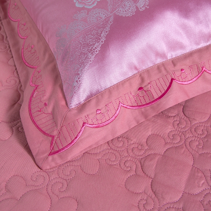 91家纺网 家纺一手货源 找家纺 福丽莱家纺  2023新款贡缎提花床裙四件套（夹棉）花逸芳心-豆沙