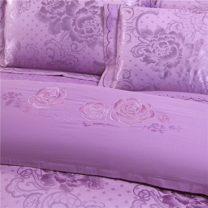 91家纺网 家纺一手货源 找家纺 福丽莱家纺  2023新款贡缎提花床裙四件套（夹棉）花资风韵-浅紫