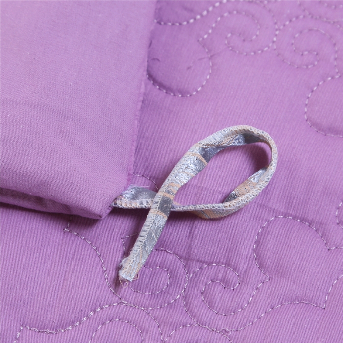 91家纺网 家纺一手货源 找家纺 福丽莱家纺  2023新款贡缎提花床裙四件套（夹棉）花资风韵-浅紫