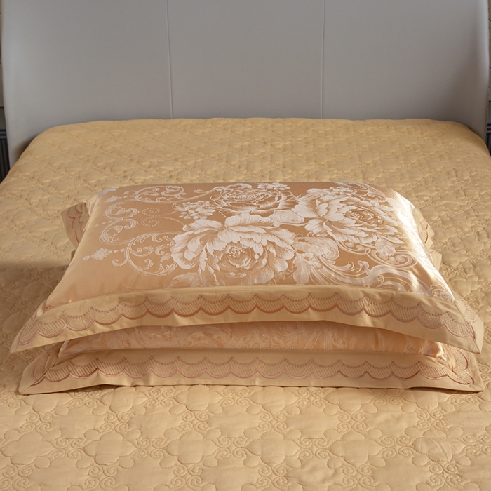 91家纺网 家纺一手货源 找家纺 福丽莱家纺  2023新款贡缎提花床裙四件套（夹棉）锦绣花开-金色