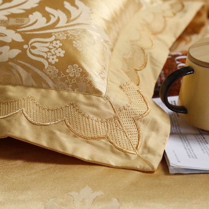 91家纺网 家纺一手货源 找家纺 福丽莱家纺  2023新款贡缎提花床裙四件套（夹棉）克罗丽莎-金色