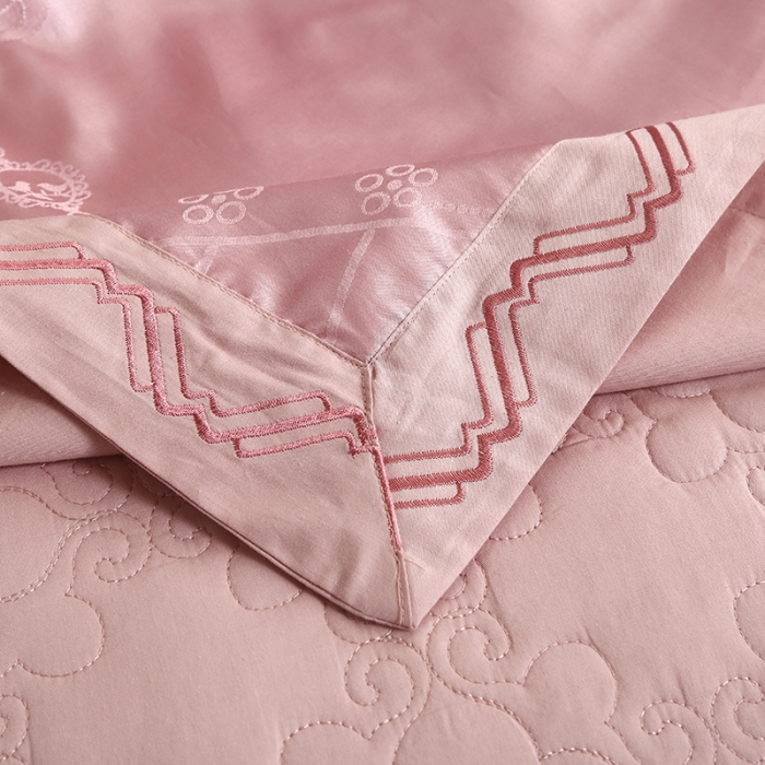 91家纺网 家纺一手货源 找家纺 福丽莱家纺  2023新款贡缎提花床裙四件套（夹棉）琳尚-珊瑚粉