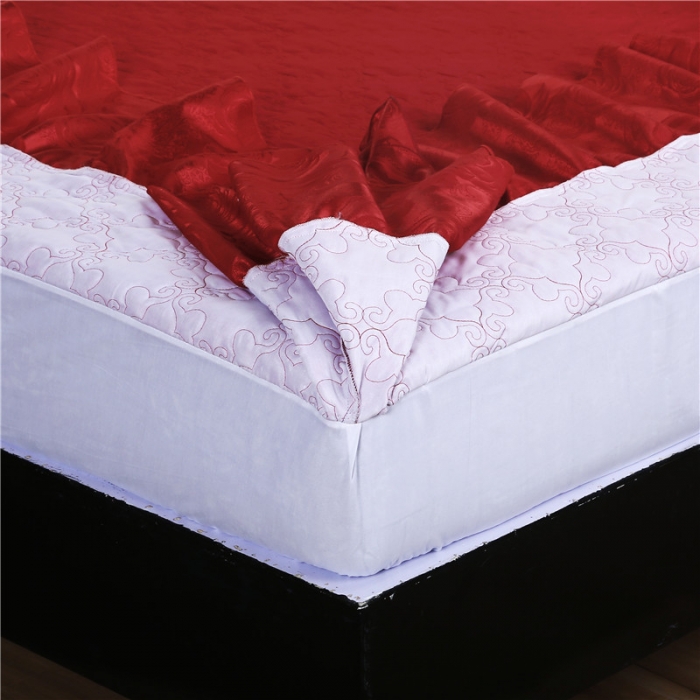 91家纺网 家纺一手货源 找家纺 福丽莱家纺  2023新款贡缎提花床裙四件套（夹棉）玫瑰风情-大红