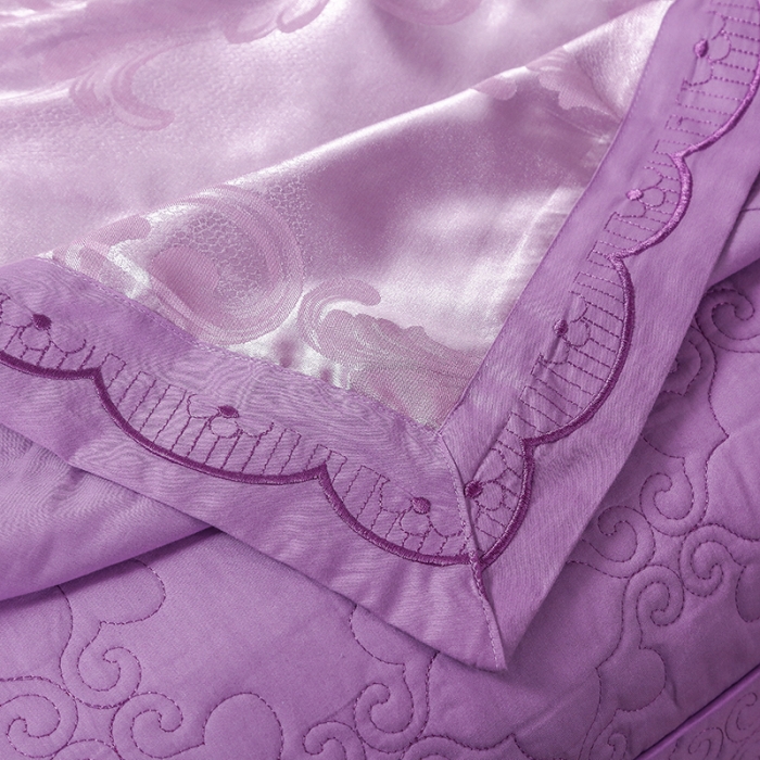91家纺网 家纺一手货源 找家纺 福丽莱家纺  2023新款贡缎提花床裙四件套（夹棉）密语-雪青