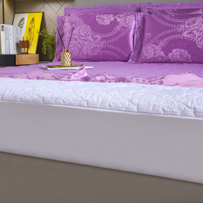 91家纺网 家纺一手货源 找家纺 福丽莱家纺  2023新款贡缎提花床裙四件套（夹棉）浓情花梦-雪青