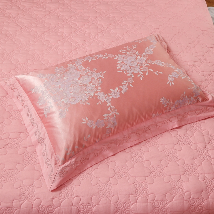 91家纺网 家纺一手货源 找家纺 福丽莱家纺  2023新款贡缎提花床裙四件套（夹棉）情梦花逸-粉玉