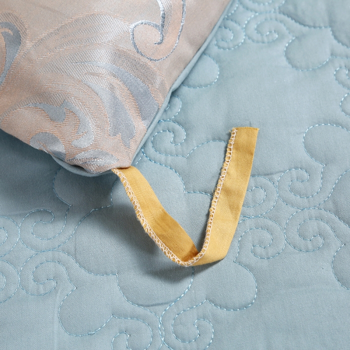 91家纺网 家纺一手货源 找家纺 福丽莱家纺  2023新款贡缎提花床裙四件套（夹棉）悦动旋律-杏兰