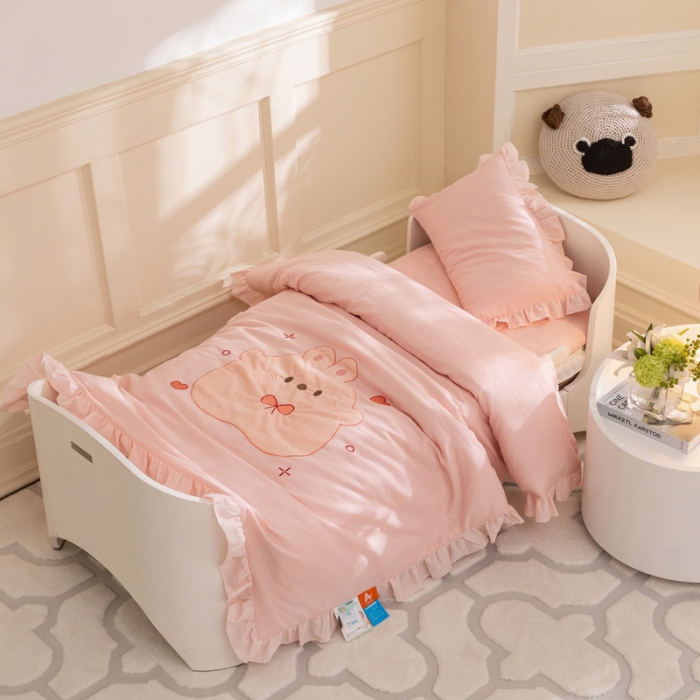 91家纺网 家纺一手货源 找家纺 喜多兔 2023新款纯棉双层纱绣花幼儿园三件套 粉色Q小兔