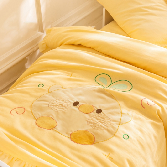 91家纺网 家纺一手货源 找家纺 喜多兔 2023新款纯棉双层纱绣花幼儿园三件套 黄色Q小鸡