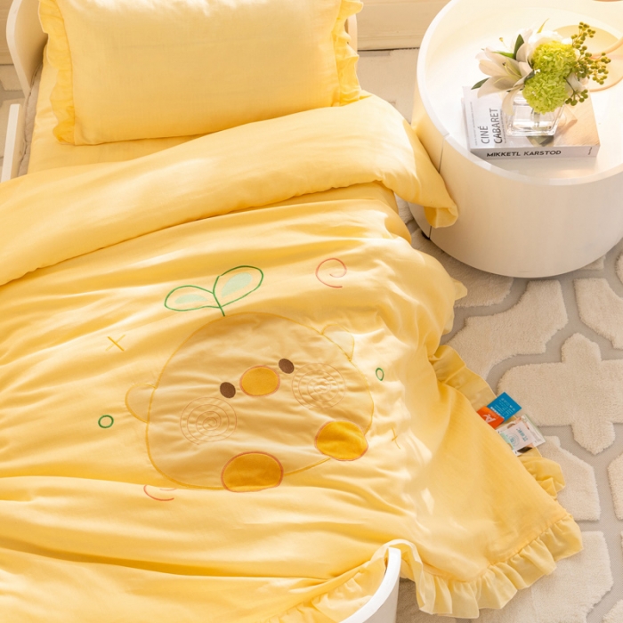 91家纺网 家纺一手货源 找家纺 喜多兔 2023新款纯棉双层纱绣花幼儿园三件套 黄色Q小鸡